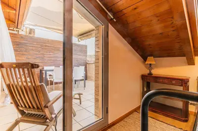 Plano de Relax Above the City-Terrace, Views & Comfort