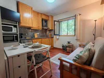 Una cocina o zona de cocina en Tu refugio cómodo y con piscina - Herbasabina 2