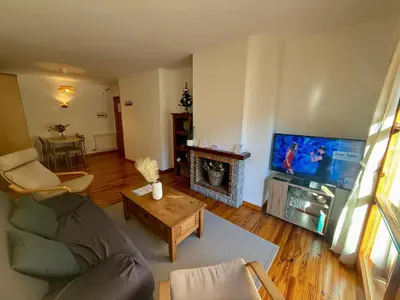 Una televisión o centro de entretenimiento en B29 - El encanto de Benasque