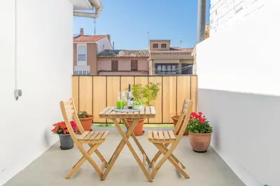 Un balcón o terraza de Nuevo apartamento próximo a Sendaviva y Bardenas
