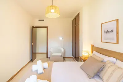 Cama o camas de una habitación en Nuevo apartamento próximo a Sendaviva y Bardenas