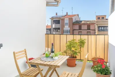 Un balcón o terraza de Nuevo apartamento próximo a Sendaviva y Bardenas