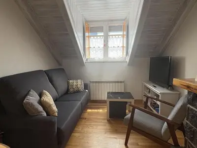 Una televisión o centro de entretenimiento en BPirineos-La Tea