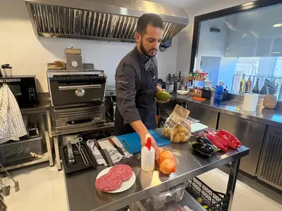 Una cocina o zona de cocina en Hostal Boutique Restaurante El Algars