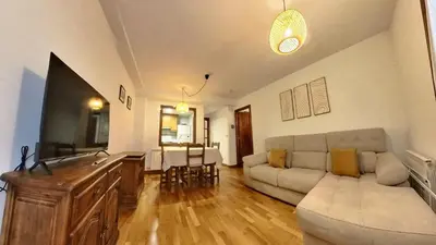 Una televisión o centro de entretenimiento en Telera - tucasaenlospirineos
