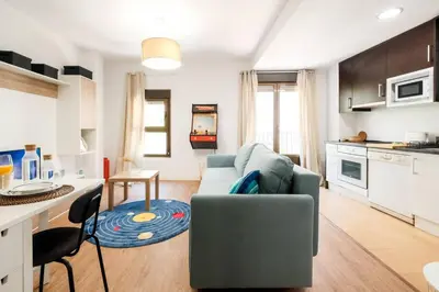 Una cocina o zona de cocina en Casa Cosmos Arcade WiFi 4 Huéspedes