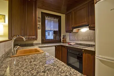 Una cocina o zona de cocina en Apartarent 1500 - Apartamento Acebo