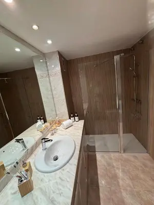 Un baño de CERRO de SAN JORGE