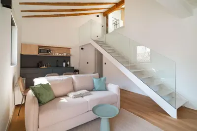 Una cocina o zona de cocina en Limehome Pamplona Hilarión Eslava