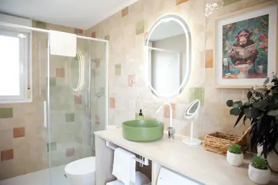 Un baño de Zabella Ossau - Nuevo ático a estrenar en el tubo