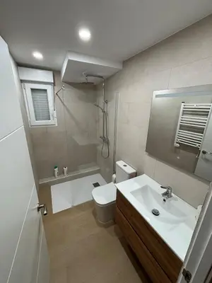 Un baño de Puente de Piedra