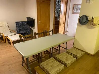 Una televisión o centro de entretenimiento en Casa Narcís