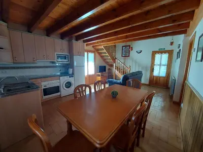 Una cocina o zona de cocina en CASA ORÚS Turismo Rural