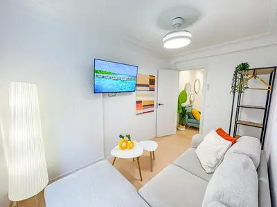 Una televisión o centro de entretenimiento en El Ebro del Pilar - Turistea