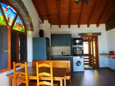 Una cocina o zona de cocina en Apartamentos El Plano