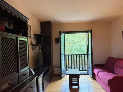 Zona de estar de Jardín, parking y barbacoa - Tu espacio de relax - Besiberri 2