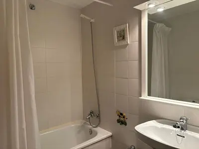 Un baño de Jardín, parking y barbacoa - Tu espacio de relax - Besiberri 2