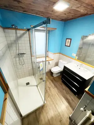 Un baño de SNÖ Casa Pucurull