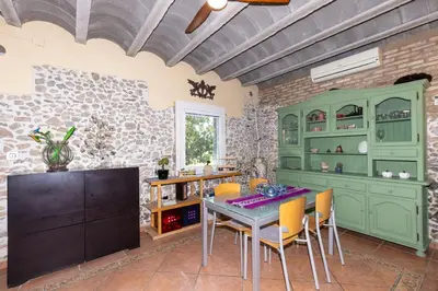 Una cocina o zona de cocina en Casa Rural Mas ROTAVELLA
