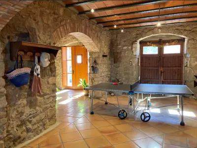 Instalaciones para jugar al ping pong en Cal Fuliola o alrededores