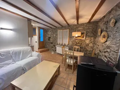 Una cocina o zona de cocina en Acogedor Apartamento de Montaña