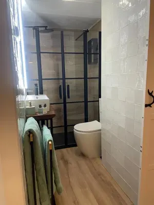 Un baño de Baqueira Niu 1500 pie pistas coqueto Loft diseño Ski