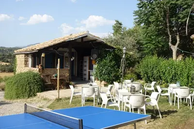 Instalaciones para jugar al ping pong en Casa Atuel o alrededores