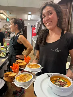 Comida en o cerca de este apartahotel