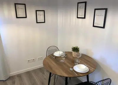 Plano de Apartamento con Jardin y Garaje