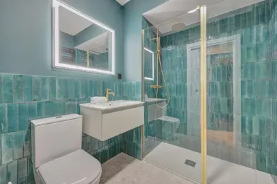 Un baño de Parque central C by Clabao