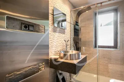 Un baño de Forcanada by SeaMount Rentals