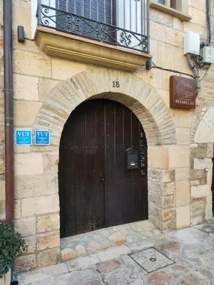Fachada o entrada de Pasarelas Ático junto a la Colegiata