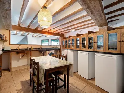 Una cocina o zona de cocina en Magnificent village house in Rojals