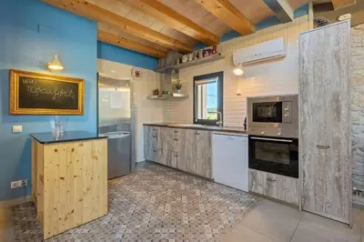 Una cocina o zona de cocina en House With Indoor Pool On The Cistercian Route