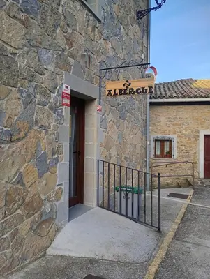 Edificio en el que se encuentra el albergue