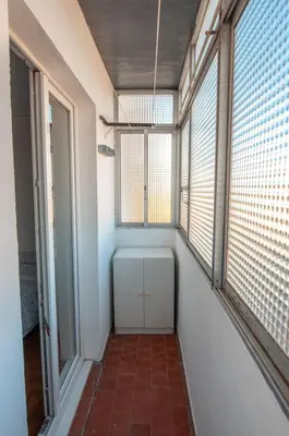 Plano de Piso tranquilo para tres trabajadores