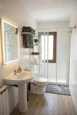 Un baño de Apartamento Nordic Weiss - Benasque centro - 5 pax