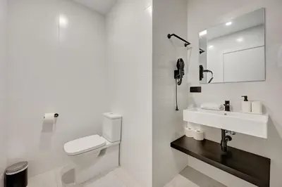 Un baño de Apartamento MYE 1 by Clabao
