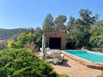 Piscina en o cerca de Cal Pedrol