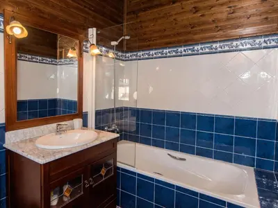 Un baño de Holiday Home can Oscar by Interhome
