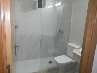 Un baño de Hotel Del Llac