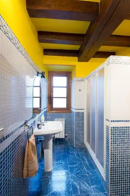 Un baño de Casa Aldekotxeberria