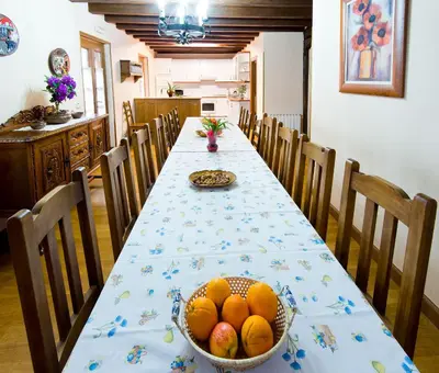 Comida en o cerca of this country house