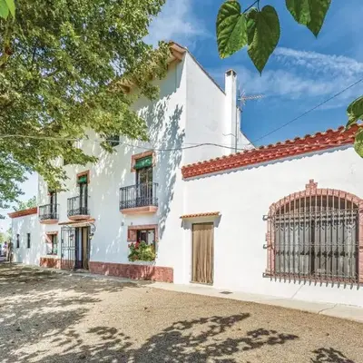 Awesome Home In Riudoms