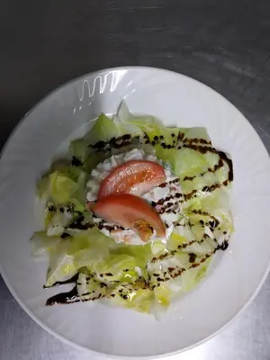 Comida en o cerca of this country house