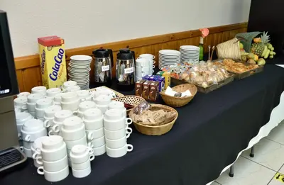Comida en o cerca de este hotel