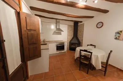 Una cocina o zona de cocina en Casa Rural El Solanar