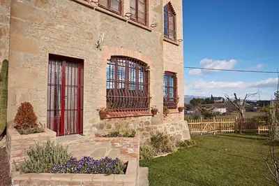 Jardín al aire libre en Torre Caïm