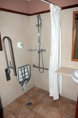 Un baño de Albares