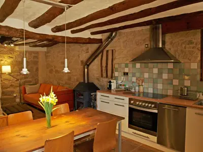 Una cocina o zona de cocina en Alojamiento La Fresneda